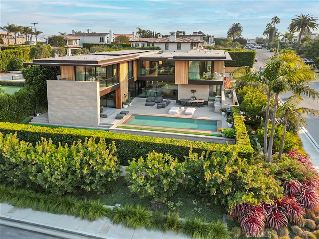 100 N Dianthus Street