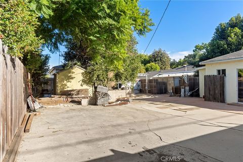 A home in Reseda