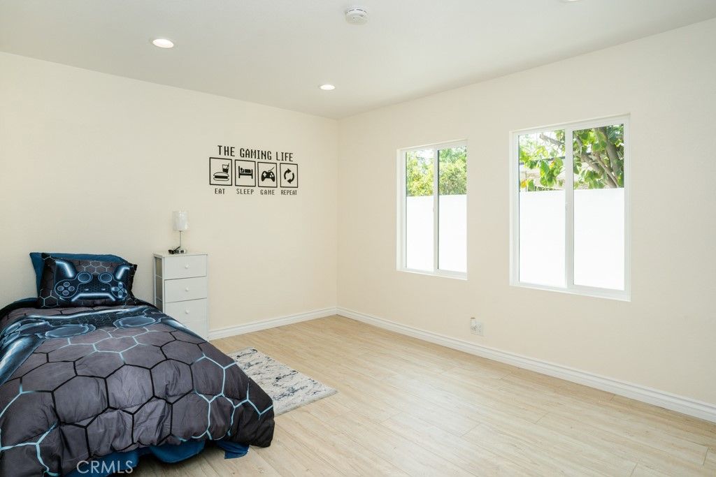 listing image 130722490096348367864