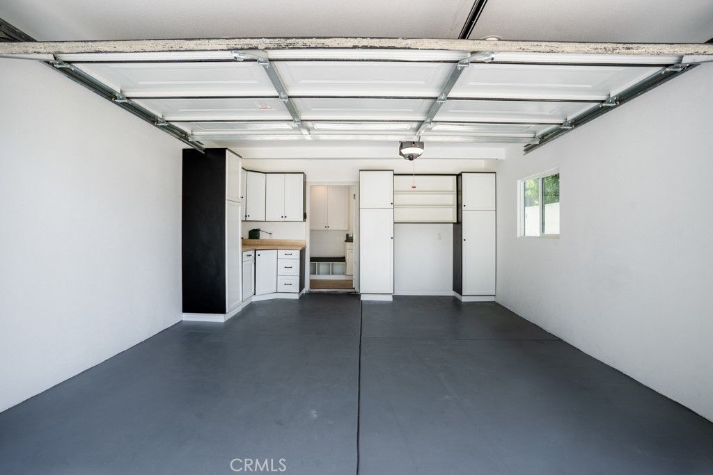 listing image 130725541051453615098