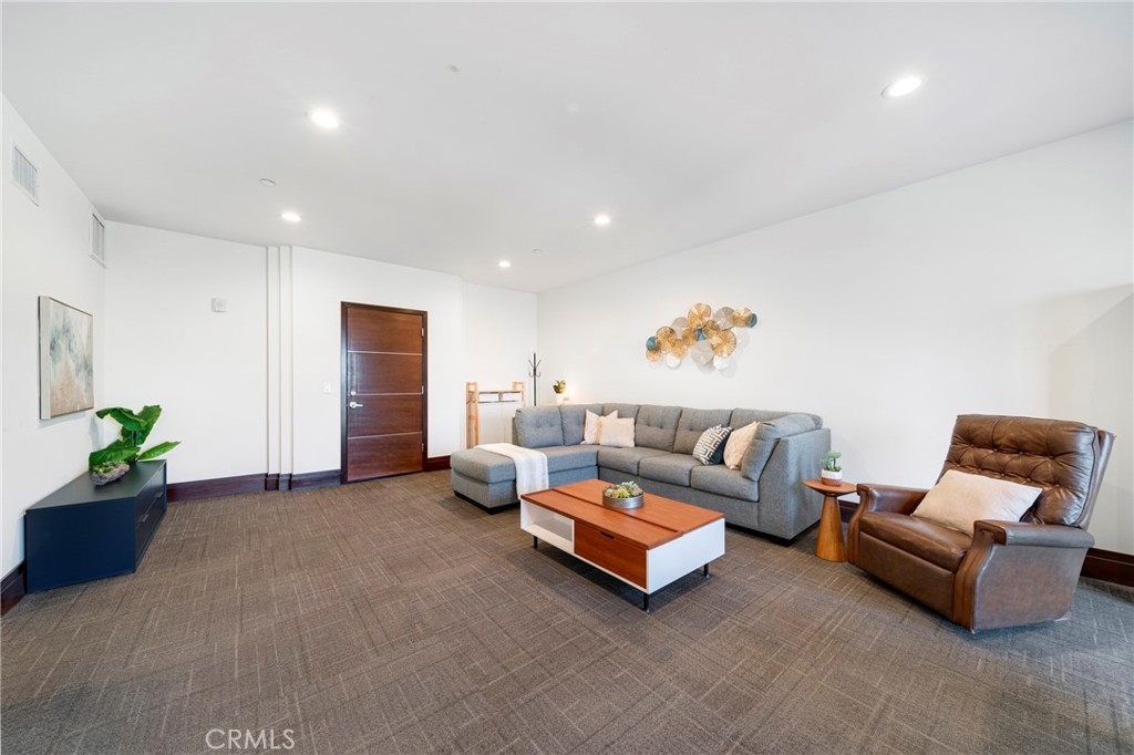 418 E Las Tunas Drive 3E