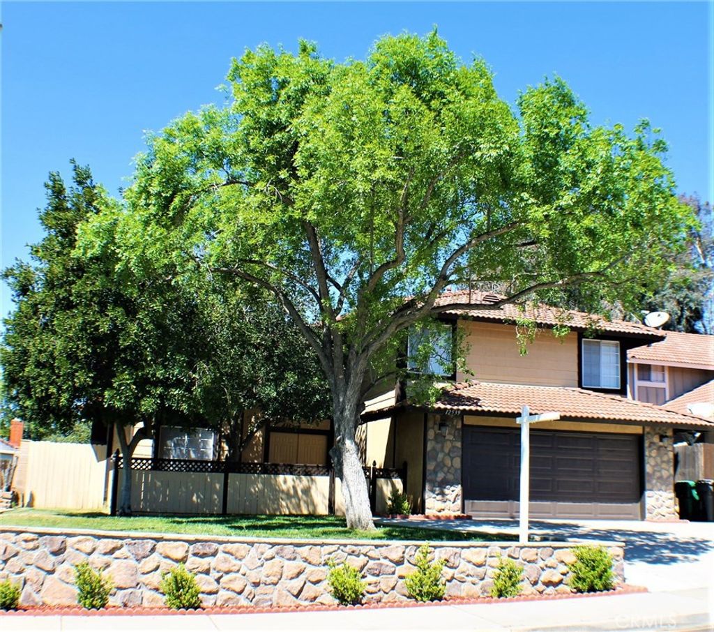 listing image 130725798719072649133