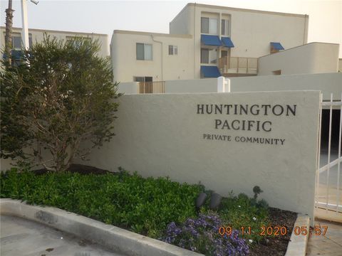 Photo of 711 Pacific Coast Highway #323, Huntington Beach, CA 92648 (MLS # OC24100277)