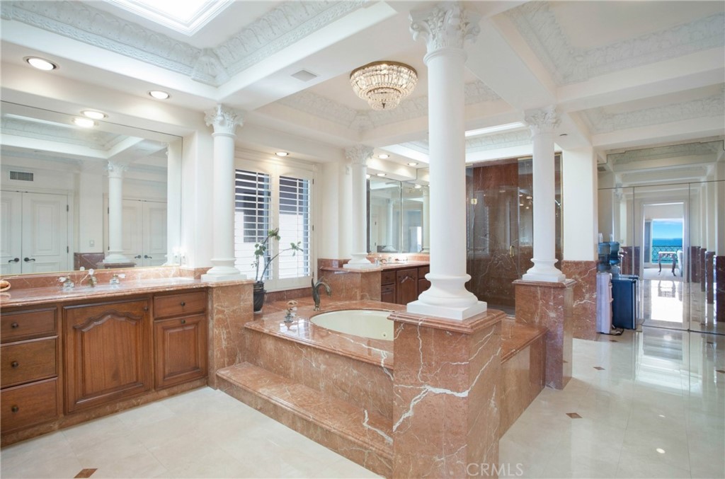 Ritz Cove (RC) - Residential