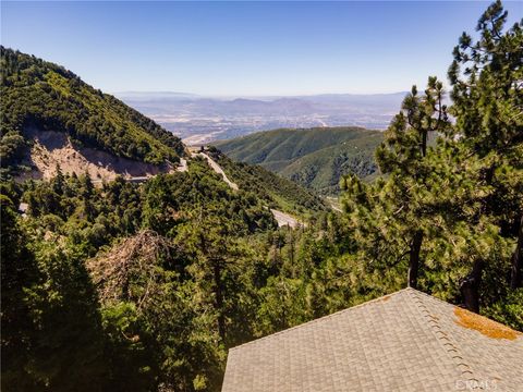 A home in Crestline