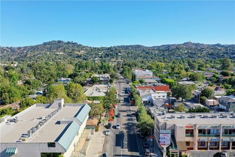 A home in Studio City