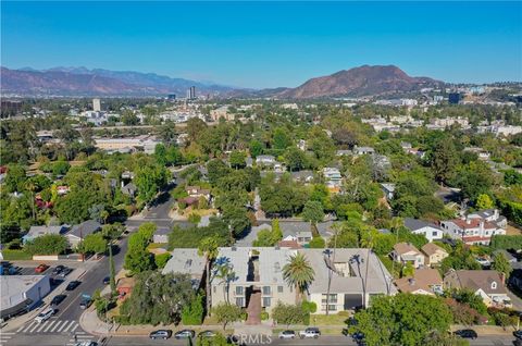 A home in Studio City