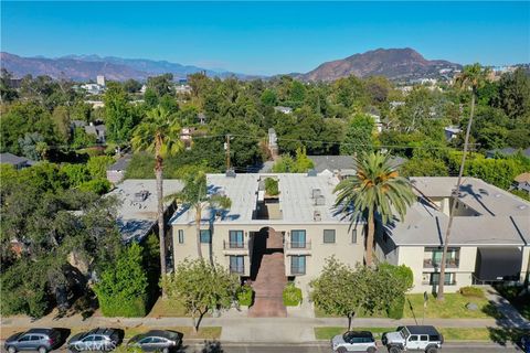 A home in Studio City