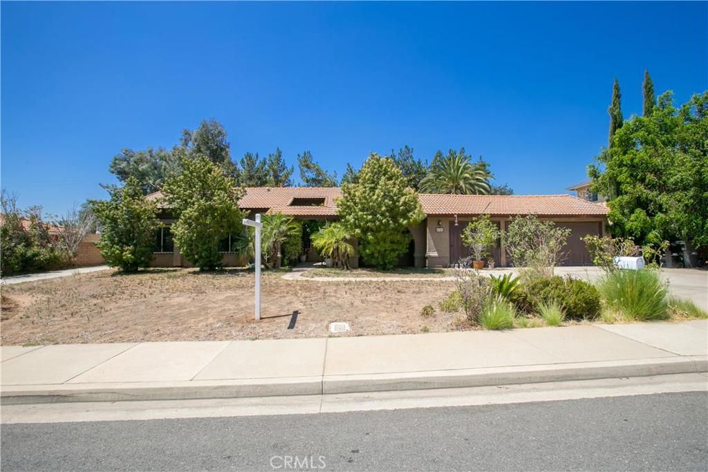 listing image 130728944339301609042