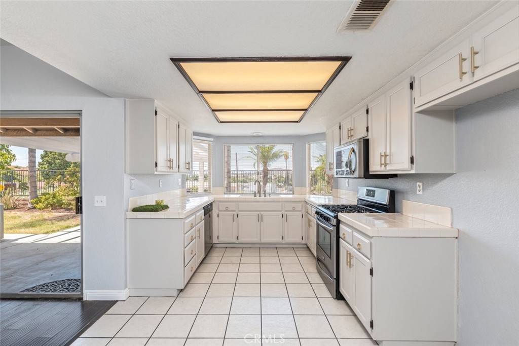 Corona - Residential Lease