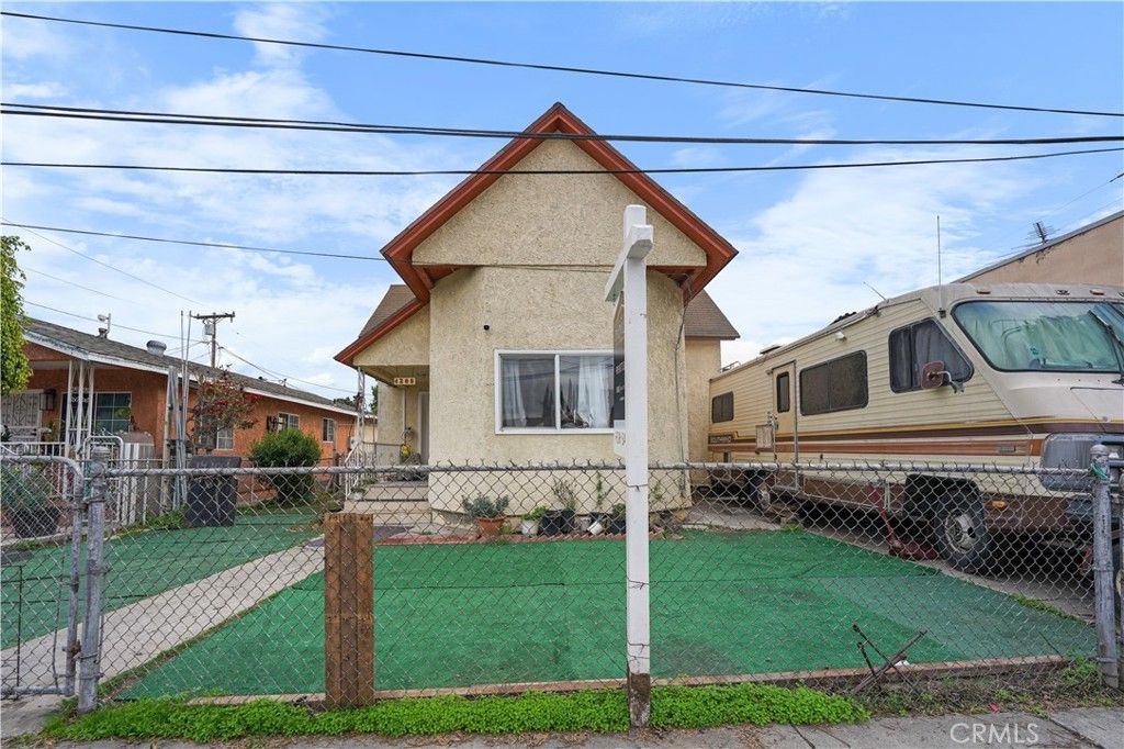 listing image 0