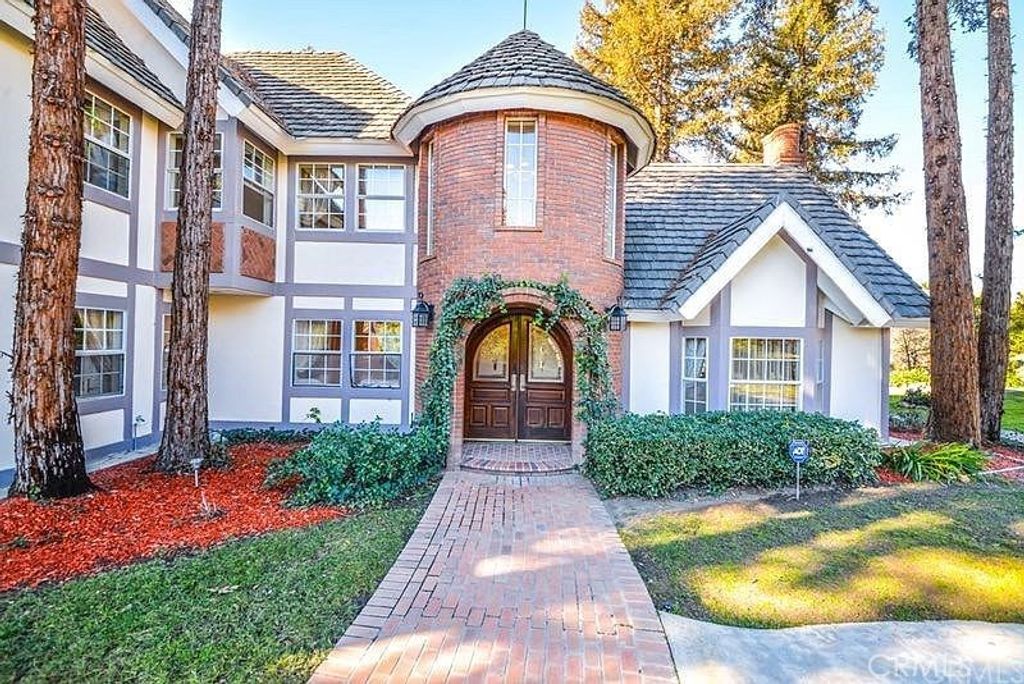 listing image 130725372249224395118