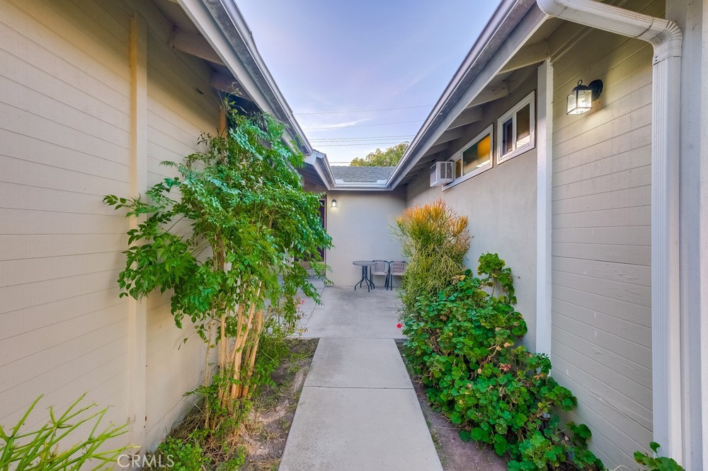 15851 dundalk lane