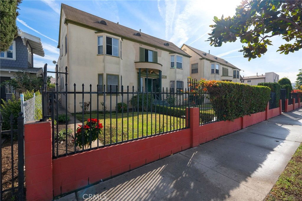 Properties 1 1338 Crenshaw Boulevard