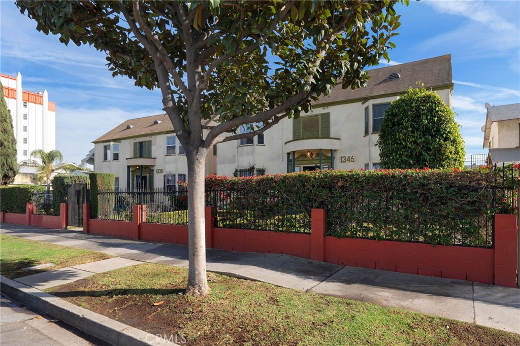 Properties 2 1338 Crenshaw Boulevard