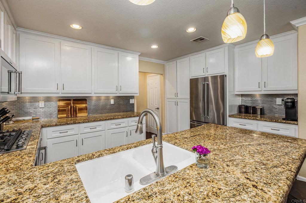 Photo 5 of 26 of 6909 Goldfinch Place townhome