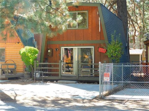 Photo of 318 W Sherwood Boulevard, Big Bear City, CA 92314 (MLS # SW23068293)