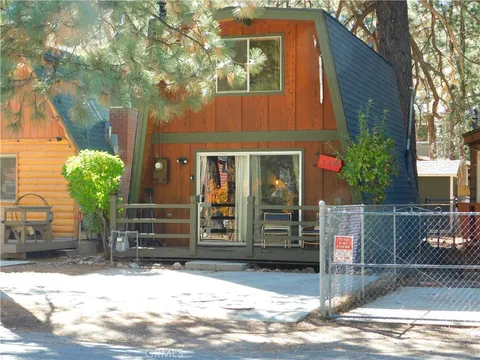 318 W Sherwood Boulevard, Big Bear City, CA 92314 - MLS#: SW23068293