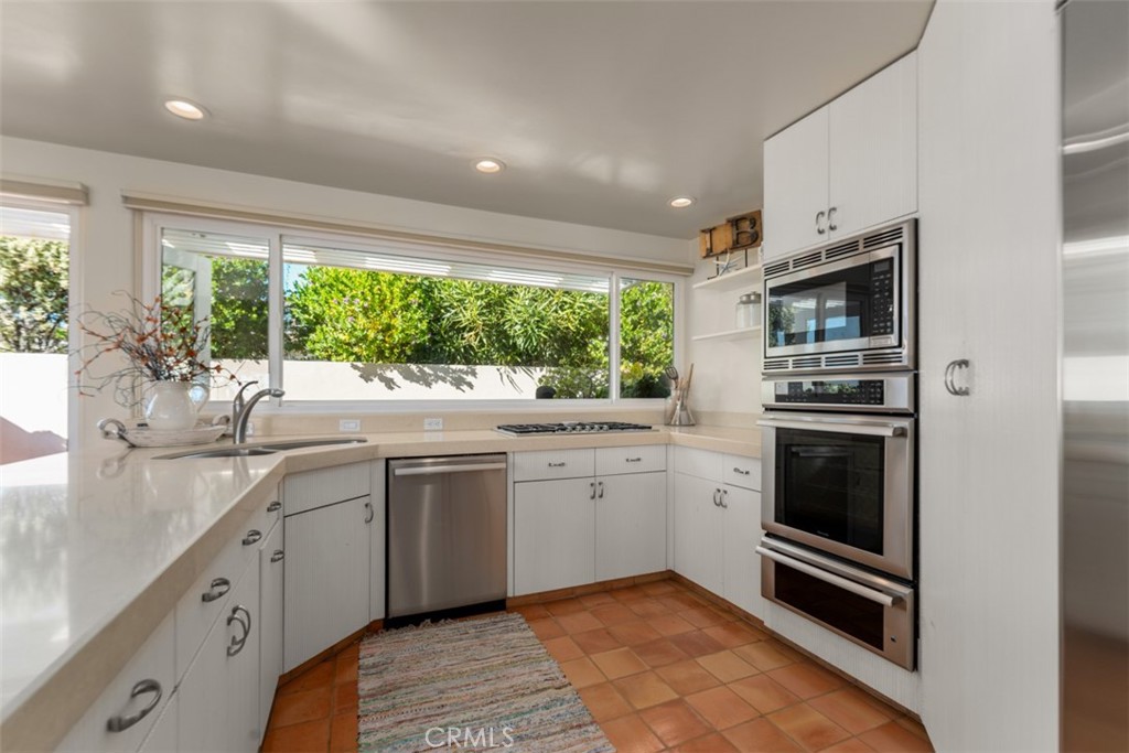 2721 Victoria Drive