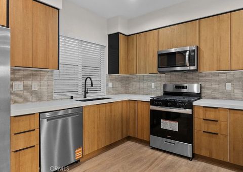 Photo of 7840 Claybeck, Sun Valley, CA 91352 (MLS # LG26037131)