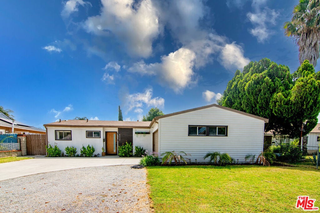 8030 Hesperia Avenue, Los Angeles CA 91335