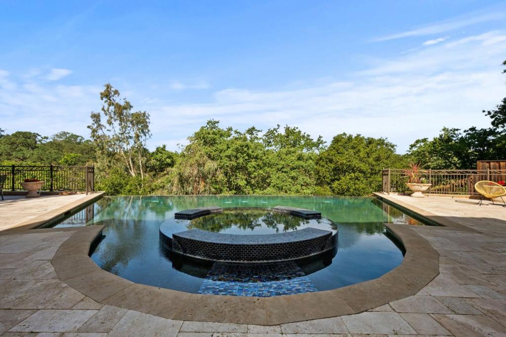 15301 Robin Anne Lane