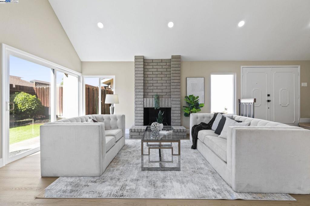 THE LAKE - Residential