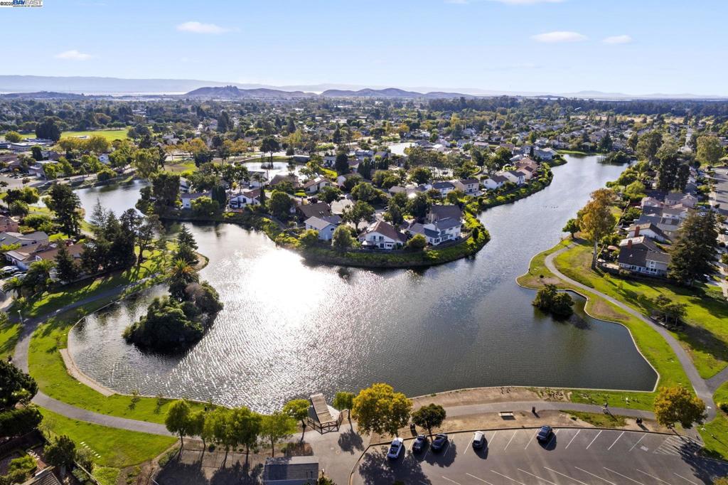 THE LAKE - Residential