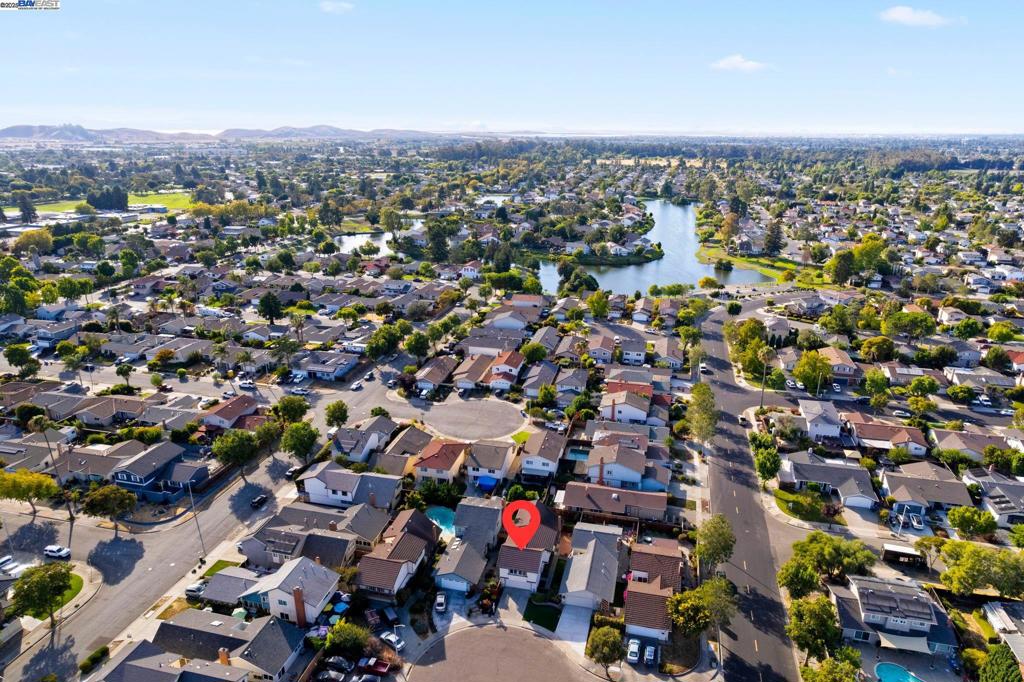 THE LAKE - Residential