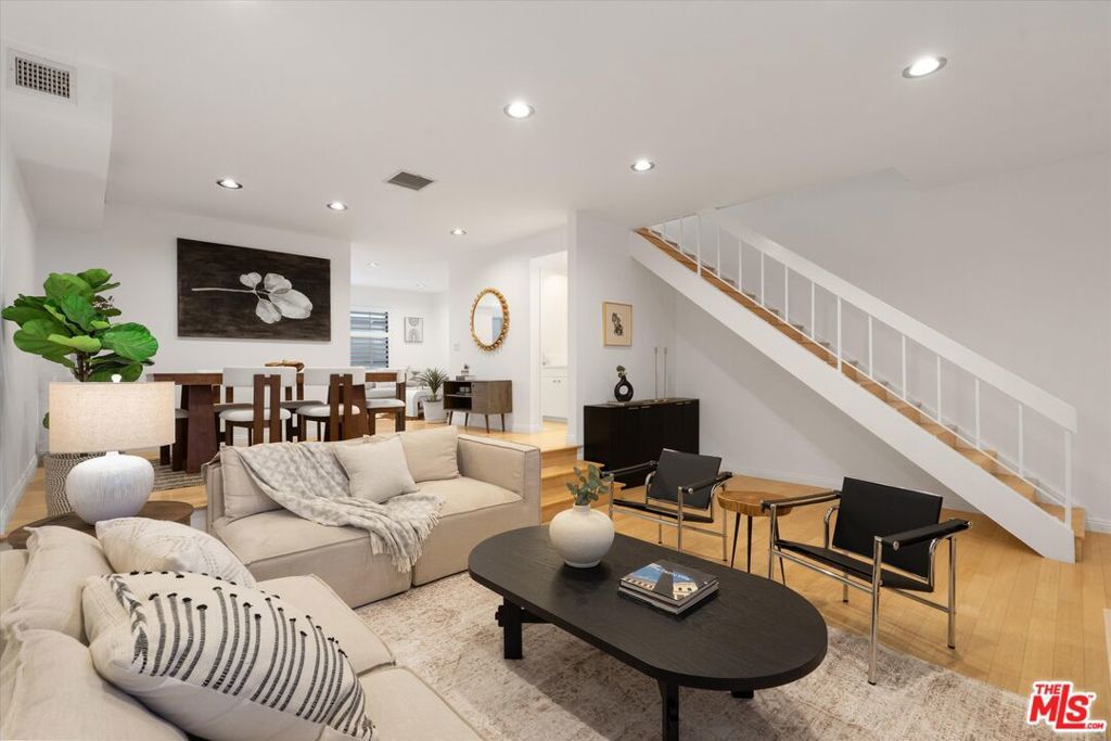 Photo of 806 Washington Avenue, Santa Monica, CA 90403 (MLS # 26651183)