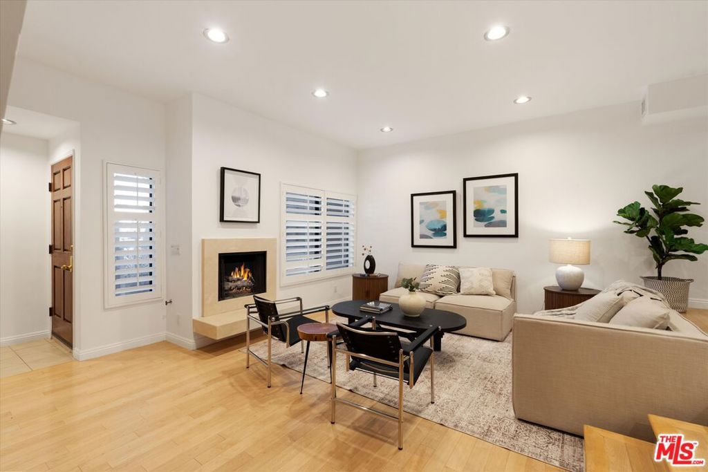 Photo of 806 Washington Avenue, Santa Monica, CA 90403 (MLS # 26651183)