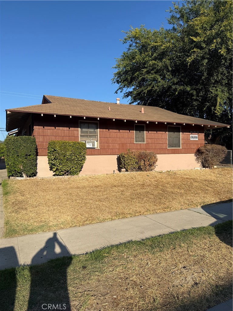 Great opportunity for investors! Triplex features three spacious units, each offering 2 bedrooms and 1 bathroom. With a total interior living space of 2,325 sqft, Wall window A/C & heating, Common laundry room. Conveniently located with easy access to garages via alley.
Possible to add an ADU garage. Buyer to verify with city of Burbank. This is an ideal property for steady rental income or long-term hold with upside potential. Close access to freeways, Burbank downtown, Burbank Empire Center. Drive by only. Offer subject to inspection.