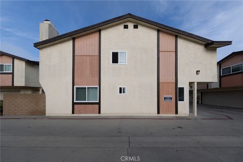 Photo of 14004 Cerise Avenue, Hawthorne, CA 90250 (MLS # SR26063245)