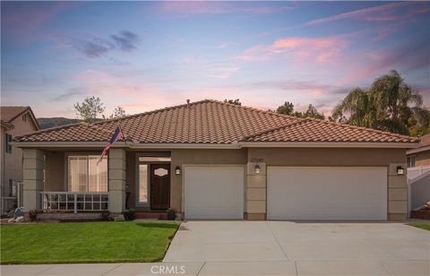 Photo of 27240 Arrow Point Trail Trl, Corona, CA 92883 (MLS # SR26055360)