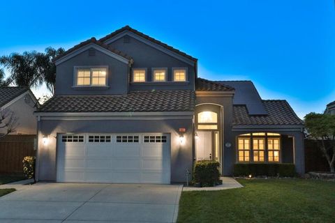 Photo of 947 Skip Away Court, Morgan Hill, CA 95037 (MLS # ML82037139)