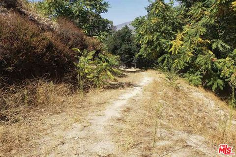 Photo of 9631 Oak Bend Road, Tujunga, CA 91402 (MLS # 25616181)