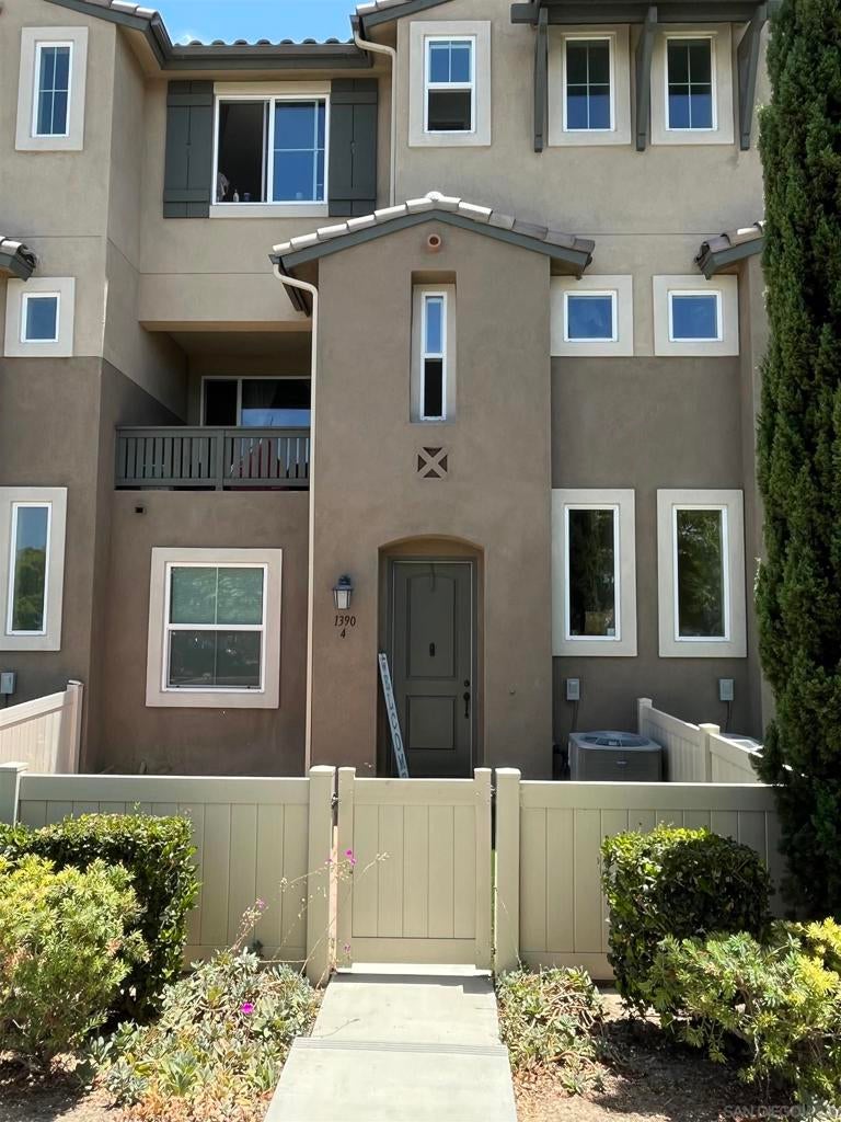 1390 Santa Victoria Rd 4