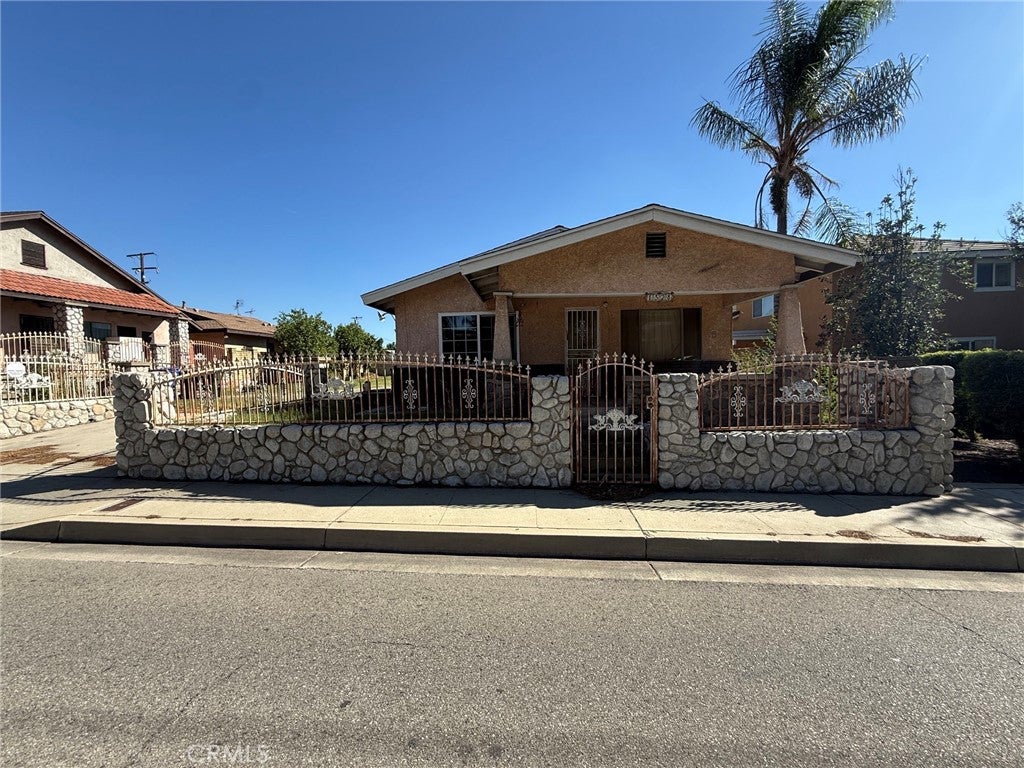 1328 N campus Avenue
