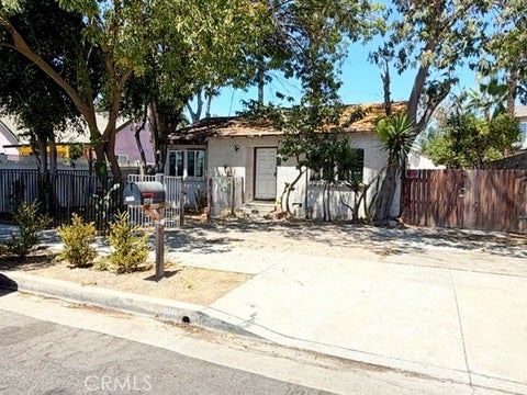 Photo of 15741 Wyandotte Street, Van Nuys, CA 91406 (MLS # SR26167682)