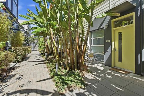 Photo of 1253 Pine St, Oakland, CA 94607 (MLS # 41131852)