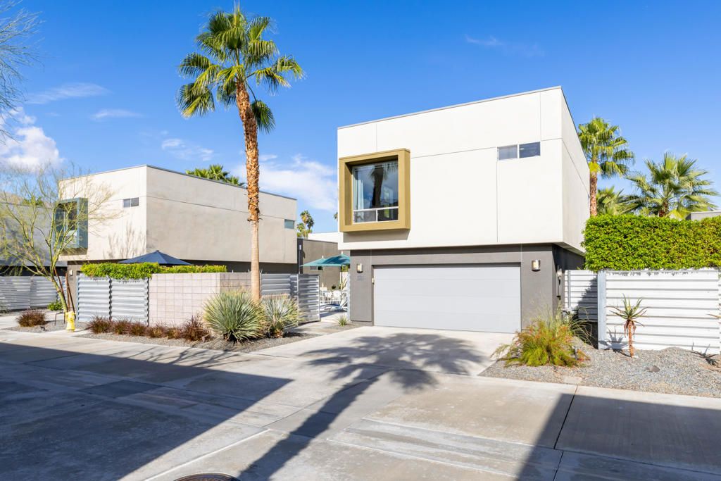 Photo of 1056 Dane Drive, Palm Springs, CA 92262 (MLS # 219139006PS)