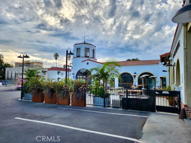 585 E Thompson Boulevard