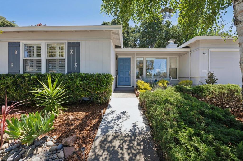 321 La Casa Avenue