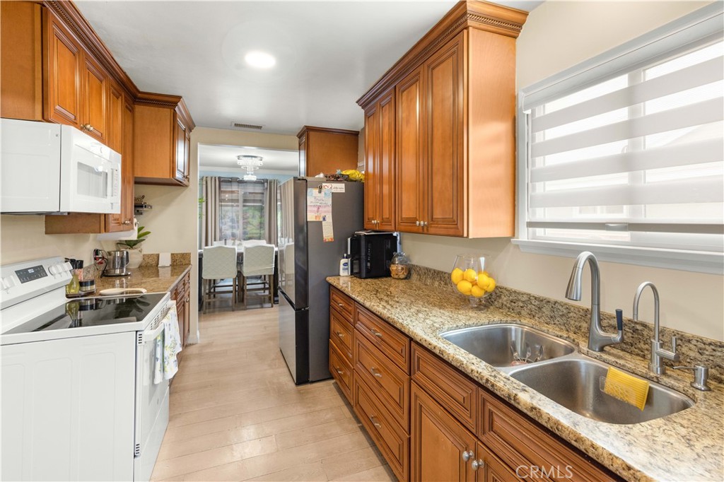 11015 Santa Gertrudes