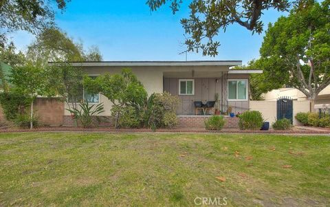 Photo of 835 E Foothill Boulevard, Monrovia, CA 91016 (MLS # WS25222263)