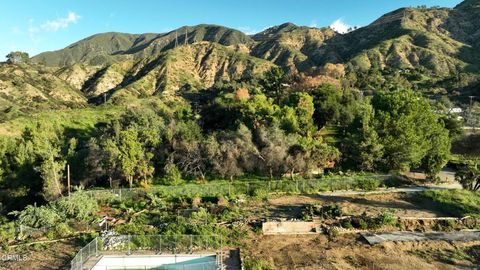 Photo of 3689 Fair Oaks Avenue, Altadena, CA 91001 (MLS # P1-25543)