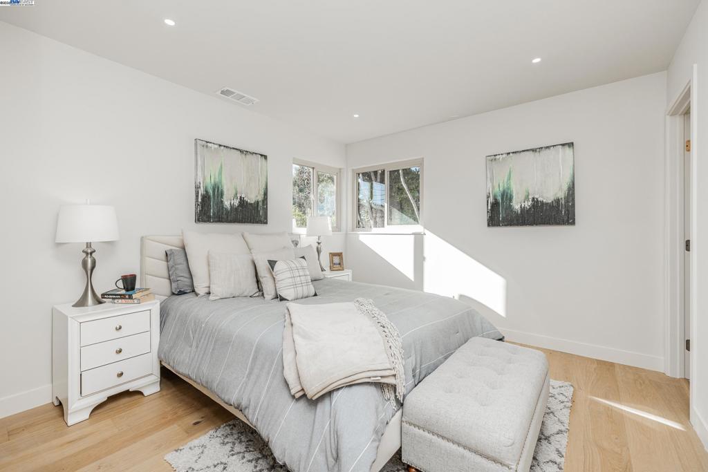 WASHINGTON MANOR - Residential