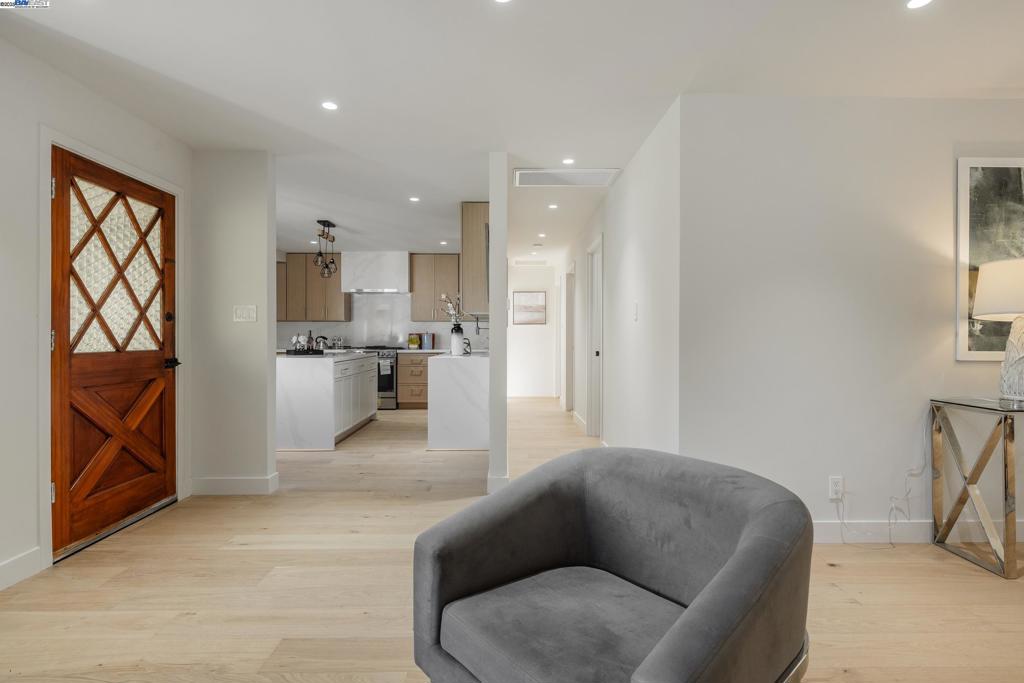 WASHINGTON MANOR - Residential