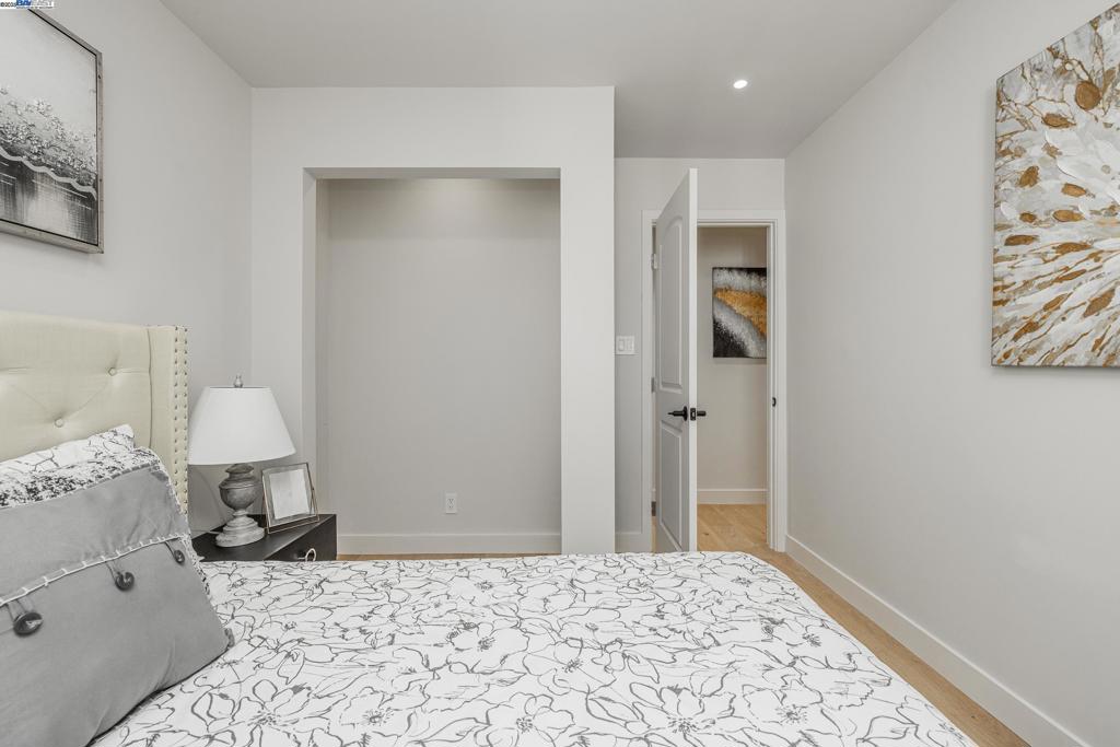 WASHINGTON MANOR - Residential