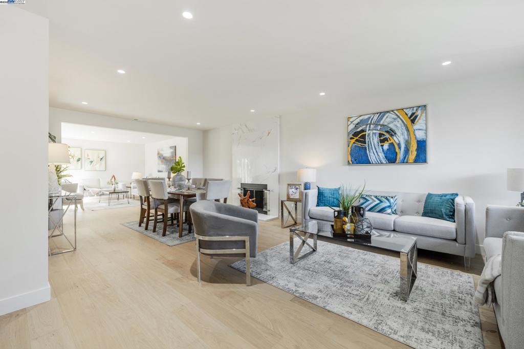 WASHINGTON MANOR - Residential